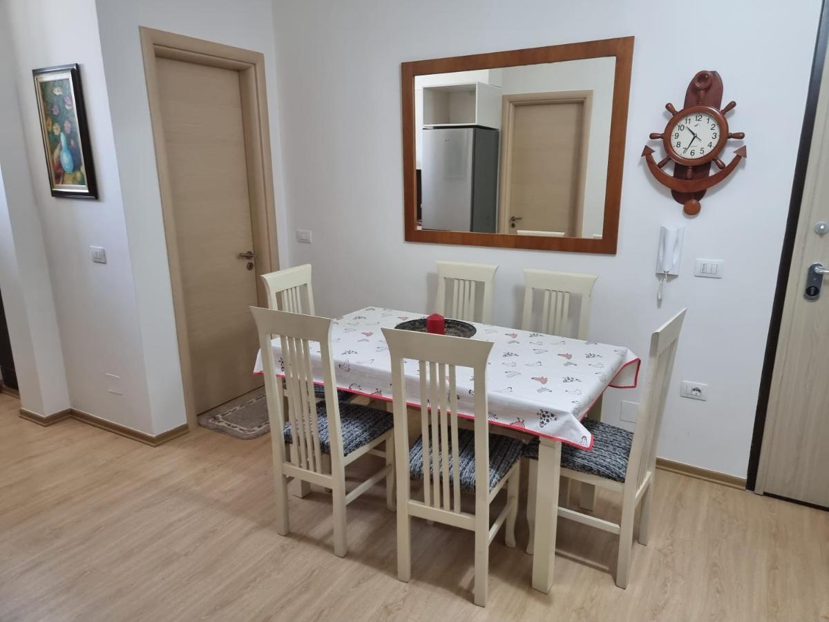Remar Apartments Vlorë Buitenkant foto